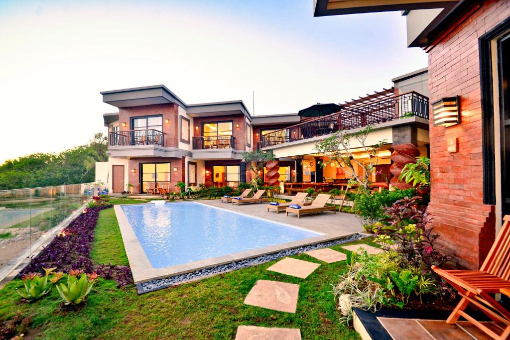 Excellent Investment Opportunity: 15-Bedroom Ocean View Villa for Sale in Uluwatu