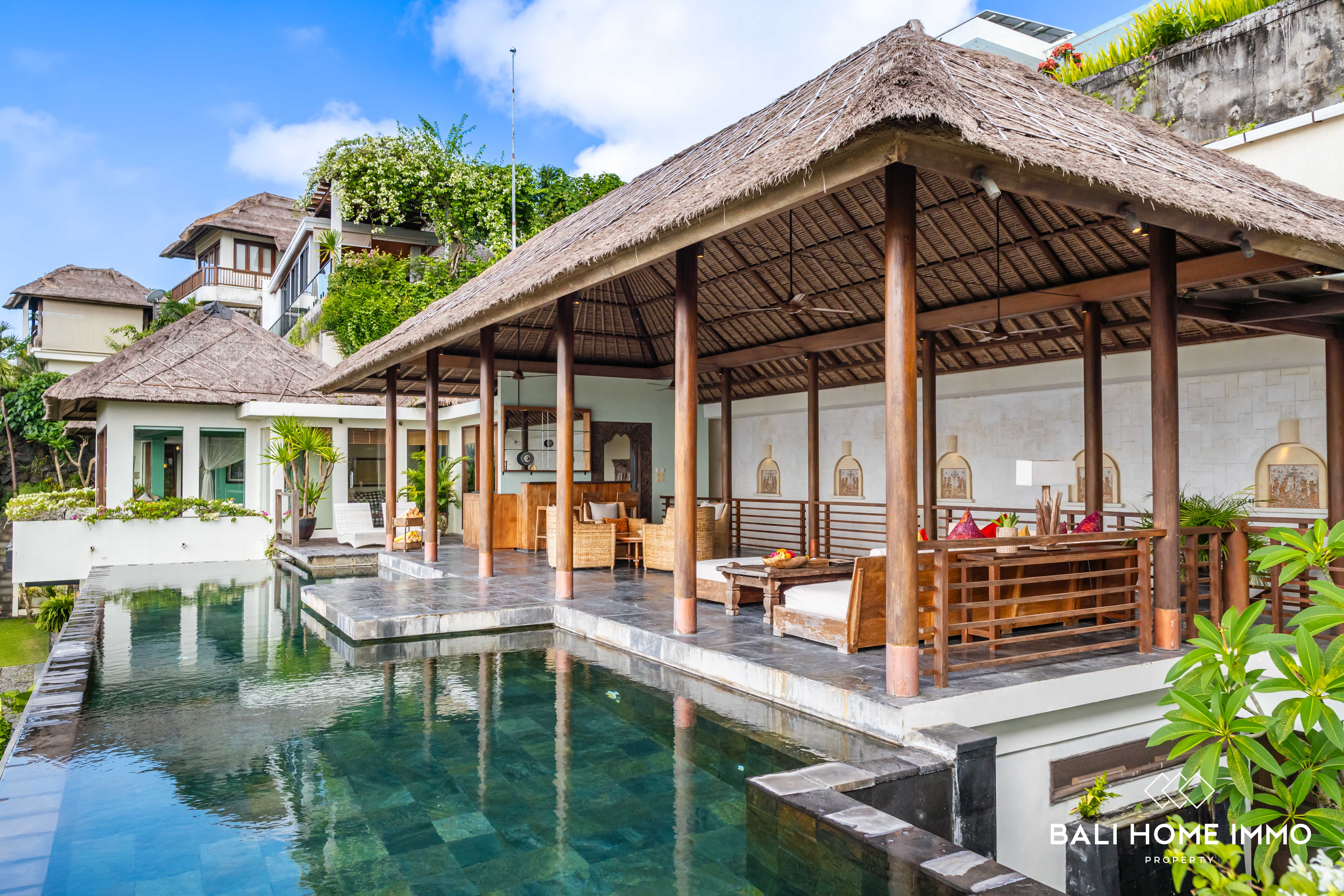FREEHOLD 6-Bedroom Cliffside Ocean View Villa for Sale in Jimbaran, Bali