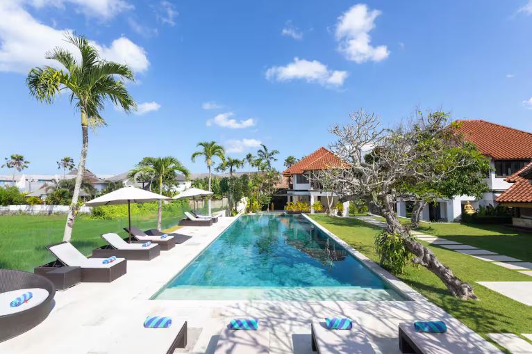 EXCEPTIONAL EIGHT BEDROOMS VILLA OVERLOOKING TO THE RICE PADDY VIEW