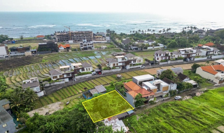 FREEHOLD LAND FOR SALE NEAR THE BEACH IN CEMAGI, BALI